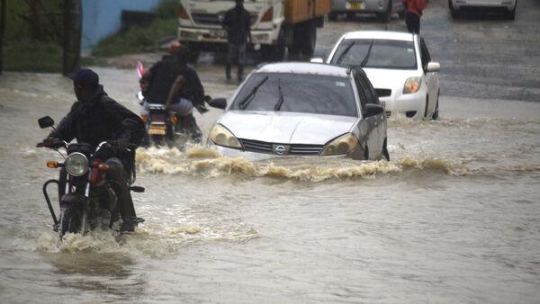 40 dead in Kenya and Somalia as heavy rain and flash floods displace thousands