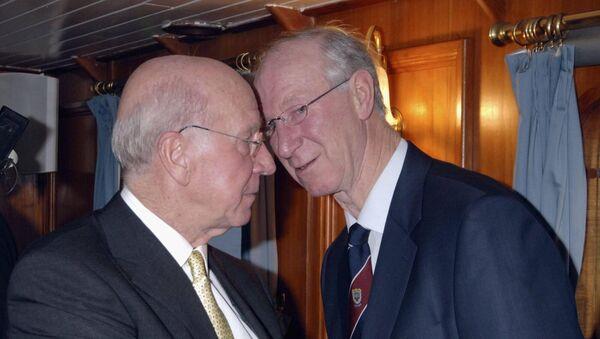 LATER YEARS: Bobby Charlton and Jack Charlton who played in the 1966 World Cup final, cruise the River Thames by boat, culminating in the Heroes '66 Reunio<em></em>n Dinner being held at the Tower of Lo<em></em>ndon on March 20, 2006 in London, England. Pic: Dave Benett/Getty Images