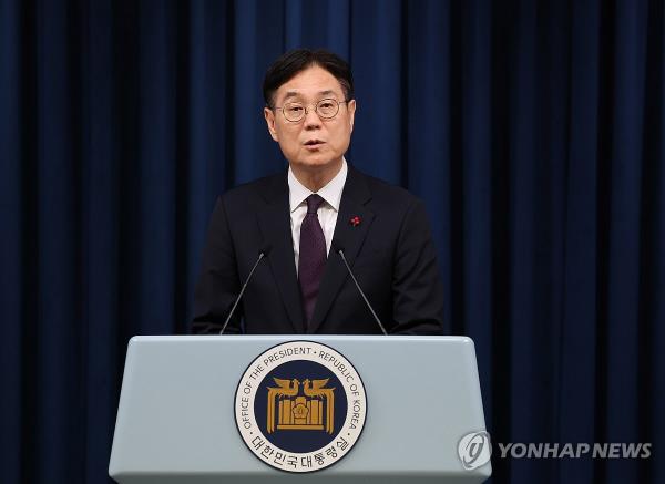 Lee Kwan-sup, the director of natio<em></em>nal policy at the presidential office who was named as the new presidential chief of staff, speaks during a press co<em></em>nference on Dec. 28, 2023. (Yonhap) 